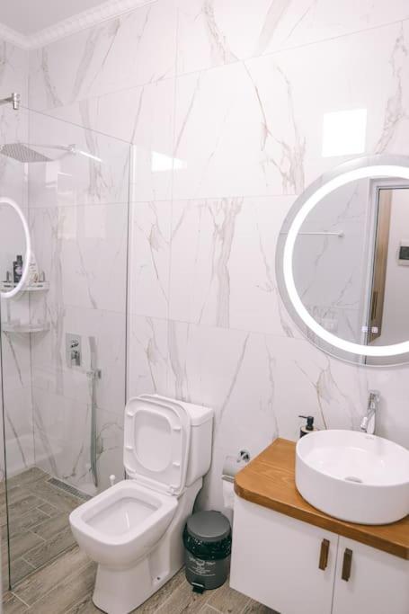 Cereni Guesthouse 베라트 외부 사진
