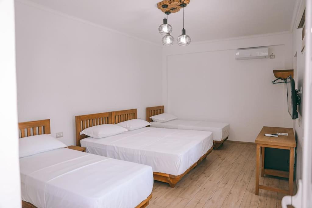 Cereni Guesthouse 베라트 외부 사진