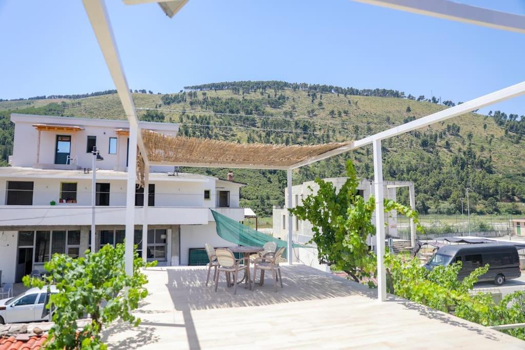 Cereni Guesthouse 베라트 외부 사진