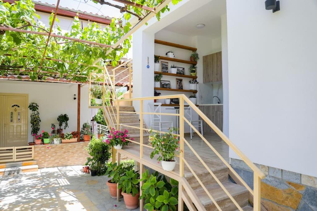 Cereni Guesthouse 베라트 외부 사진