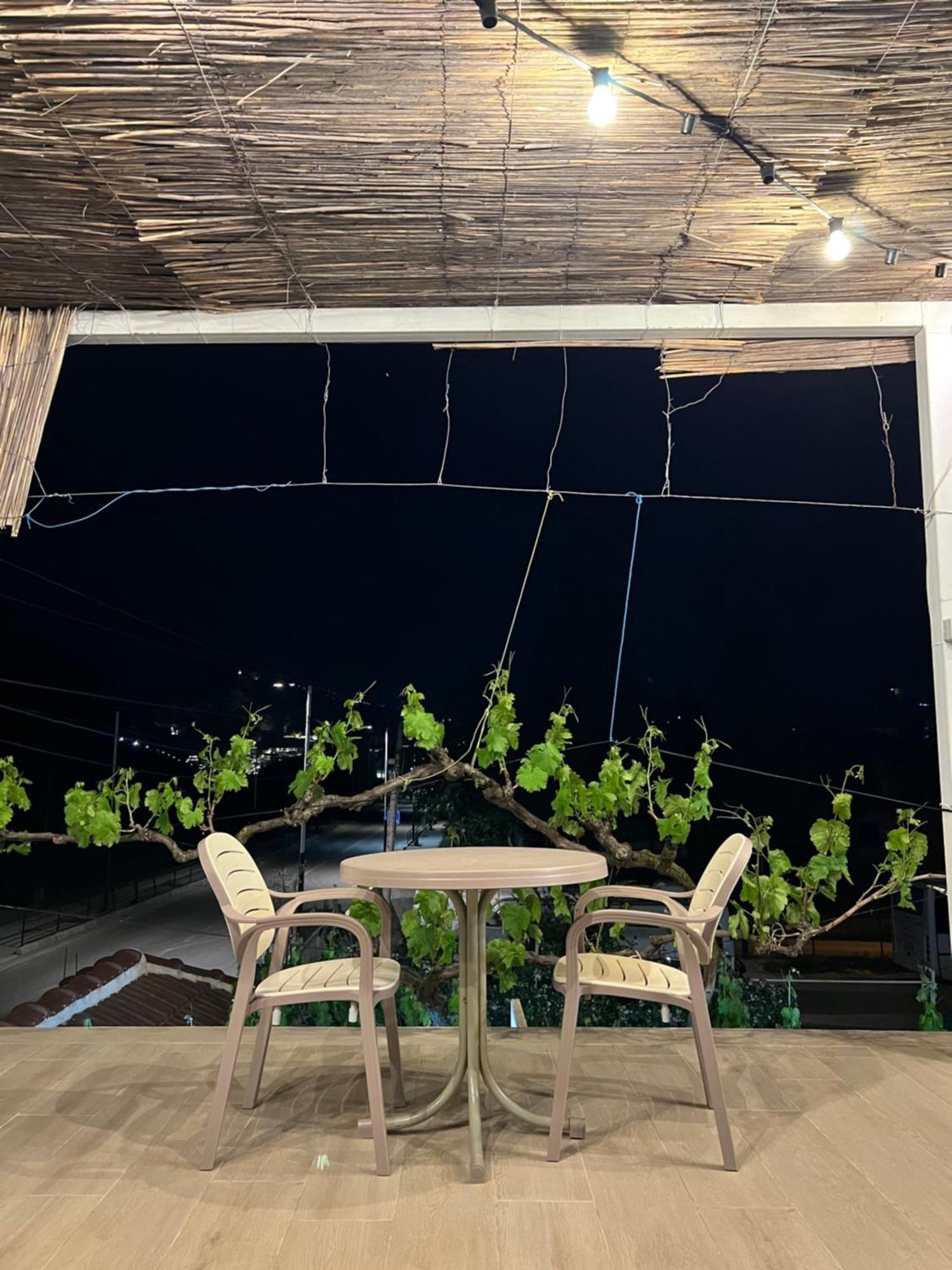 Cereni Guesthouse 베라트 외부 사진